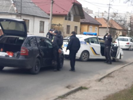 В Мукачеві сьогодні затримали злочинне угрупування (фото)
