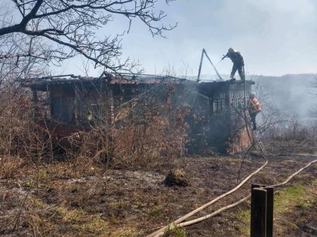 Через самопали сухостою горять житлові будинки закарпатців (ФОТО)