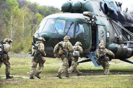 Бої на гірських перевалах і авіаудари: показали навчання десантників на Закарпатті (ФОТО)