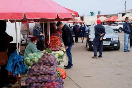 Перед приїздом новоспеченого голови Закарпатської ОДА, Мукачевський ринок продезінфікували (фото)