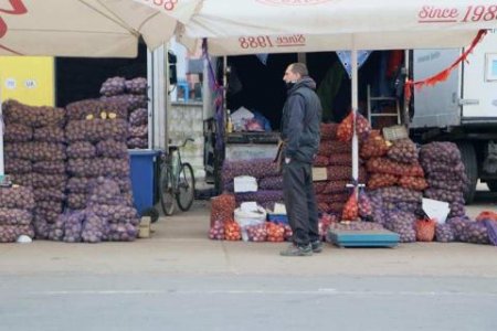 Перед приїздом новоспеченого голови Закарпатської ОДА, Мукачевський ринок продезінфікували (фото)