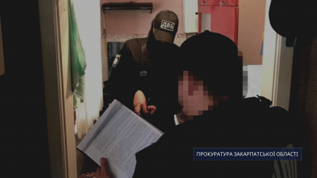 На Хустщині викрито поліцейського, який вимагав 12 тис грн неправомірної вигоди