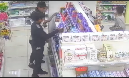В Ужгороді  цигани-підлітки пограбували магазин (відео)