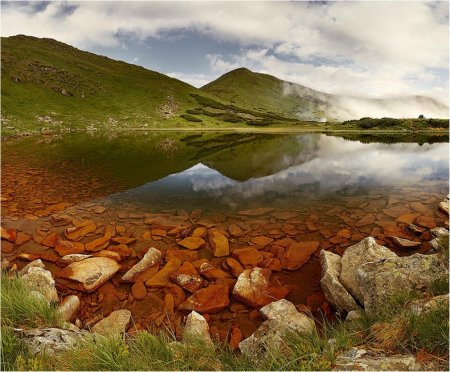 Топ 3 наймальовничіших озер Закарпаття, які вразять вас своєю красою (фото, відео)