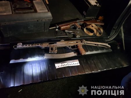 На Тячівщині поліція вилучила у водія авто «BMW X5»  зброю та набої до неї