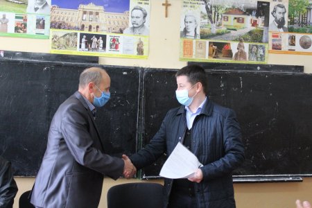 У селі Боржавське представили нового директора закладу освіти