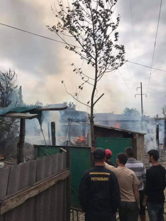 В Мукачеві у ромському поселенні, пожежа (фото)