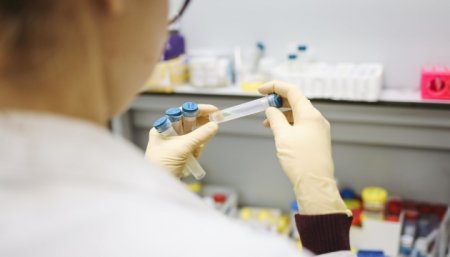  В Україні готуються запустити тестування на антитіла до COVID-19 – доповідь Президенту