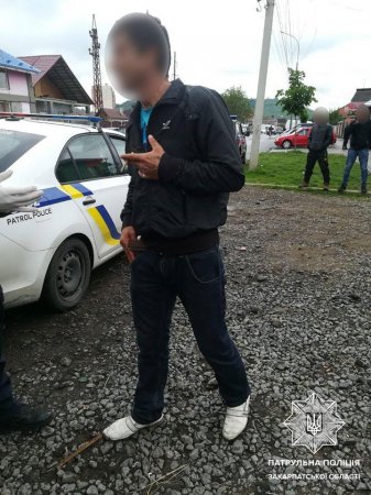 В Мукачеві затримали "на гарячому" крадія телефонів (фото)