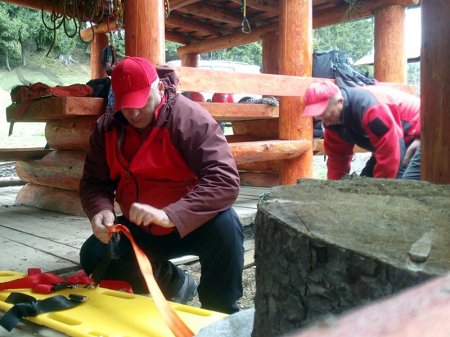 Рахівські рятувальники відточували навички з порятунку людей у горах