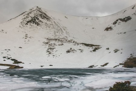 Одне з наймиловидніших і найдревніших місць в українських горах — високогірне озеро на Рахівщині (Фото)