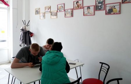Інклюзивна кондитерська-школа «Золоті серця Закарпаття» в Ужгороді знову запрацювала (фото)