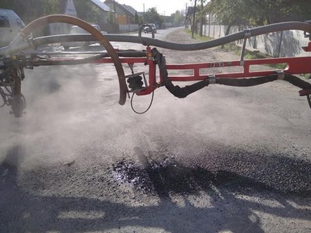  Тривають ремонти доріг місцевого значення (фото)