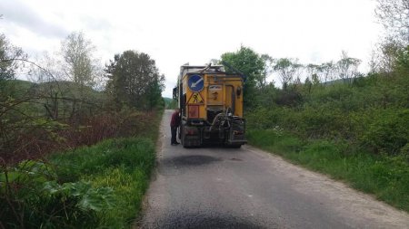  Тривають ремонти доріг місцевого значення (фото)