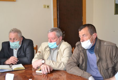 Голова Тячівської РДА Тімур Аверін провів нараду з медиками щодо ситуації з COVID-19 (фото)