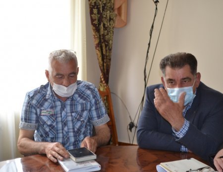 Голова Тячівської РДА Тімур Аверін провів нараду з медиками щодо ситуації з COVID-19 (фото)