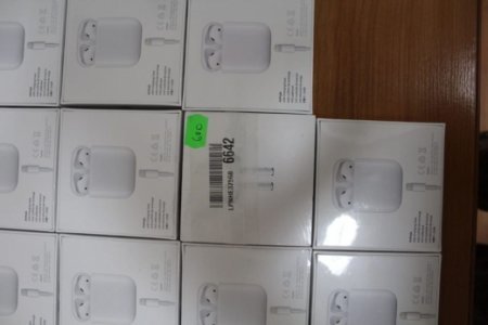 У ПП "Солотвино" виявили партію бездротових навушників «AirPods» (фото)