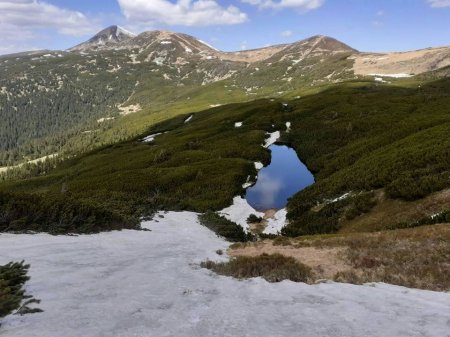 Краса маловідомих озер Чорногори, що живляться талим сніжником (фото)