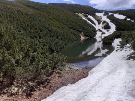 Краса маловідомих озер Чорногори, що живляться талим сніжником (фото)
