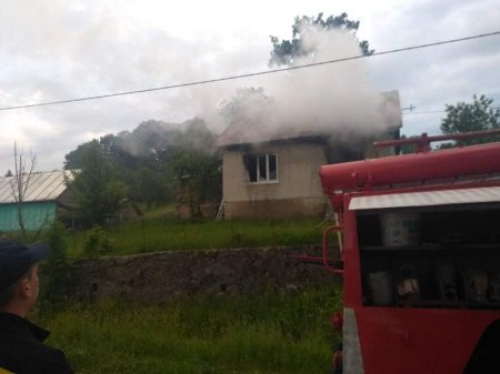 У Тячівському районі під час пожежі виявлено тіла двох осіб (фото)