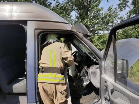 У Виноградові на ходу загорівся мікроавтобус (фото)