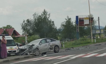 На Закарпатті трапилась ДТП: зіткнулися два автомобіля (фото)