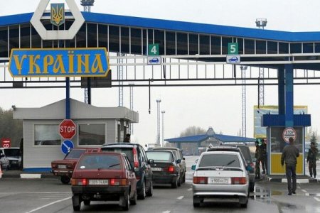 Кабмін дозволив в’їзд іноземців на територію України