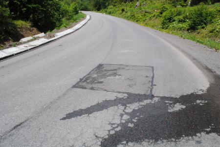 Турки будуючи дорогу в Закарпатті займаються «халтурою» (фото)