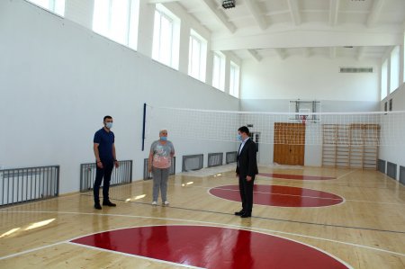 У Виноградівській школі № 2 облаштували сучасний спортивний зал (фото)
