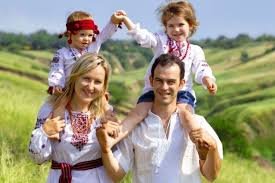 Сьогодні в Україні відзначають День родини (відео)