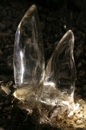 Найбільша печера Українських Карпат – "Дружба"знаходиться в селі Мала Уголька (фото) Найбільша печера Українських Карпат – "Дружба"знаходиться в селі Мала Уголька (фото)