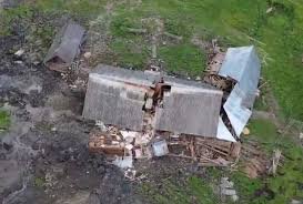 Тисячі тонн грунту сунеться на Ясіня (відео) Тисячі тонн грунту сунеться на Ясіня (відео)