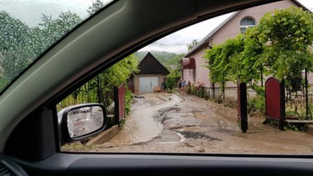Злива на Закарпатті знову наробила біди (ФОТО)