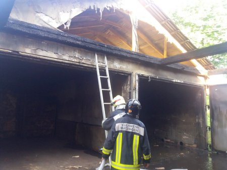 Перечинські рятувальники ліквідували пожежу на території деревообробного підприємства