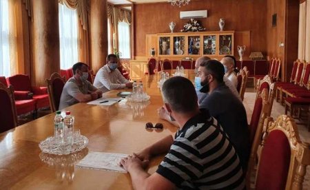 Голова Закарпатської ОДА зустрівся із представниками ресторанного бізнесу в Ужгороді (ВІДЕО)
