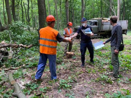 Ужгородські рятувальники спільно з лісниками попереджали пожежі в екосистемах