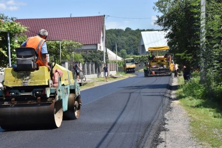 У с. Лоза Іршавської громади завершено черговий етап капітального ремонту центральної дороги