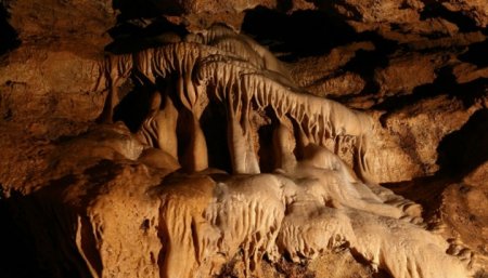 Найбільша печера Українських Карпат – "Дружба"знаходиться в селі Мала Уголька (фото)