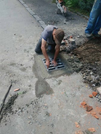 В Берегові відновлювали та ремонтували водомережу (фото)