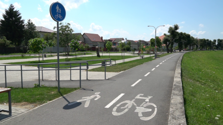 У Мукачеві облаштували близько 4 кілометрів велодоріжок