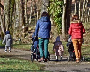 Коли багатодітні матері можуть виходити на пенсію