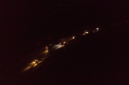 На Закарпатті дорогу будують навіть вночі (фото)