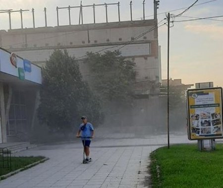 В Ужгороді обвалилась стіна універмагу "Україна"
