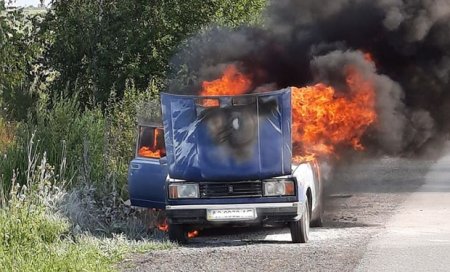 На автотрасі Київ-Чоп в районі села Середнє загорівся легковик (фото)