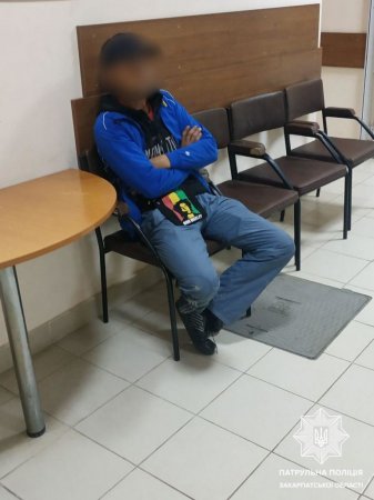 У Мукачеві затримали водія мотоцикла, який не мав права керування, ще й перебував у стані наркотичного сп’яніння (фото)