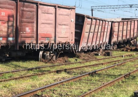 На Закарпатті потяг зійшов з рейок (фото, відео)