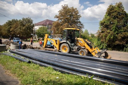 В Ужгороді ремонтують водопровід на вулиці Олександра Грибоєдова