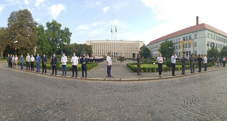 Церемонія підняття прапора України відбулася на площі Народній в Ужгороді