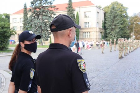 Поліція Закарпаття забезпечує публічний порядок і безпеку під час святкових вихідних 