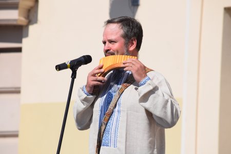 Музичні вітання з Днем Незалежності лунали в центрі Ужгорода